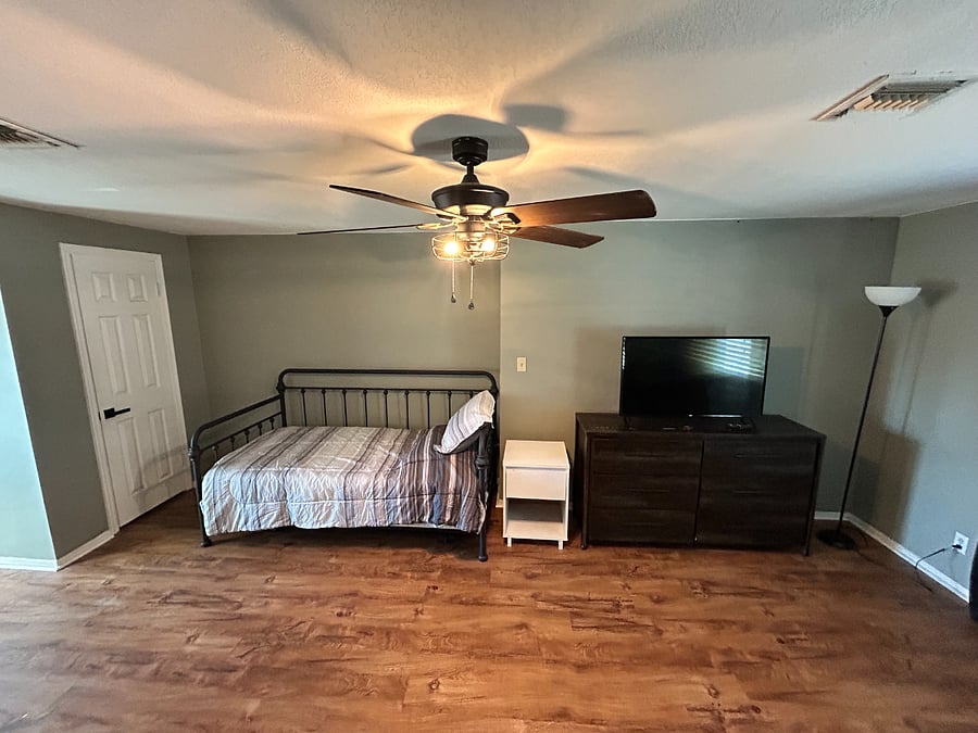 Furnished Finder property 832449_2 photo 5