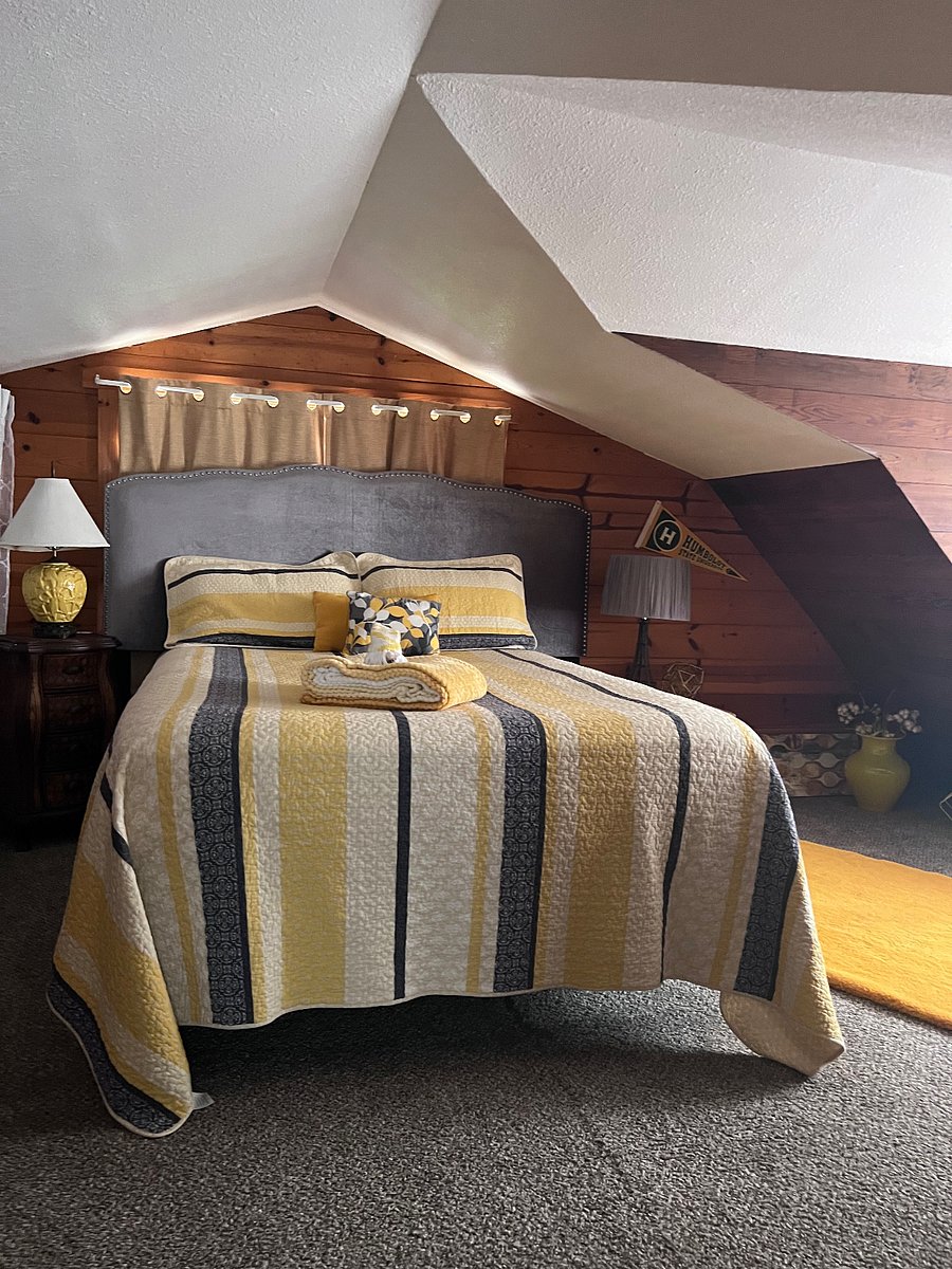 Upstairs bedroom