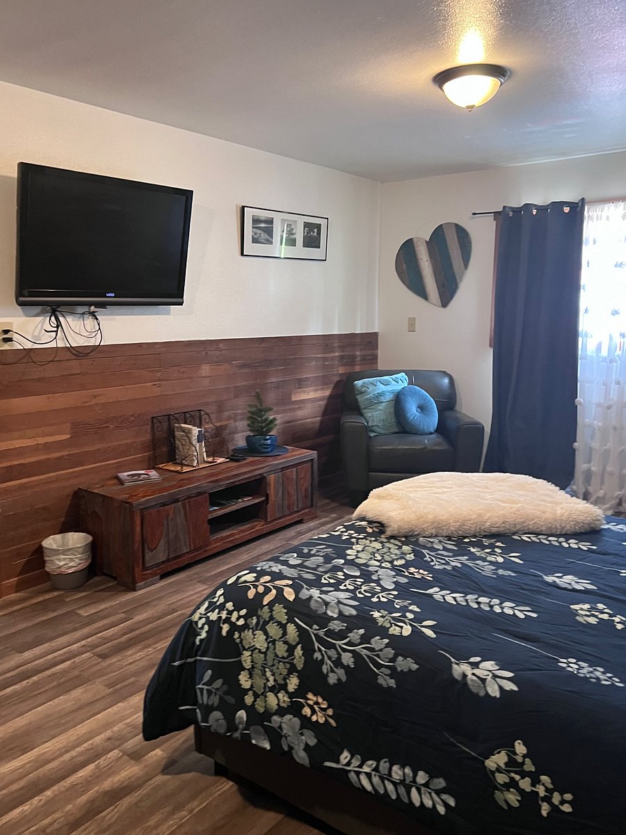 Downstairs bedroom