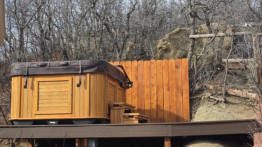 HOT TUB