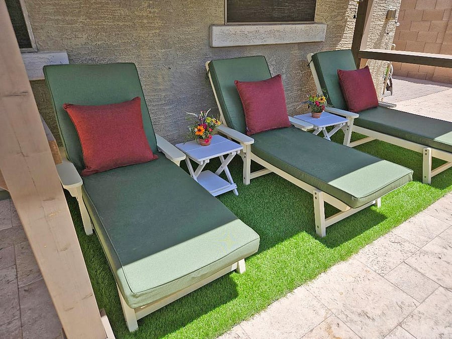Froggers Pool Pad, covered loungers provide plenty of sun and shade!