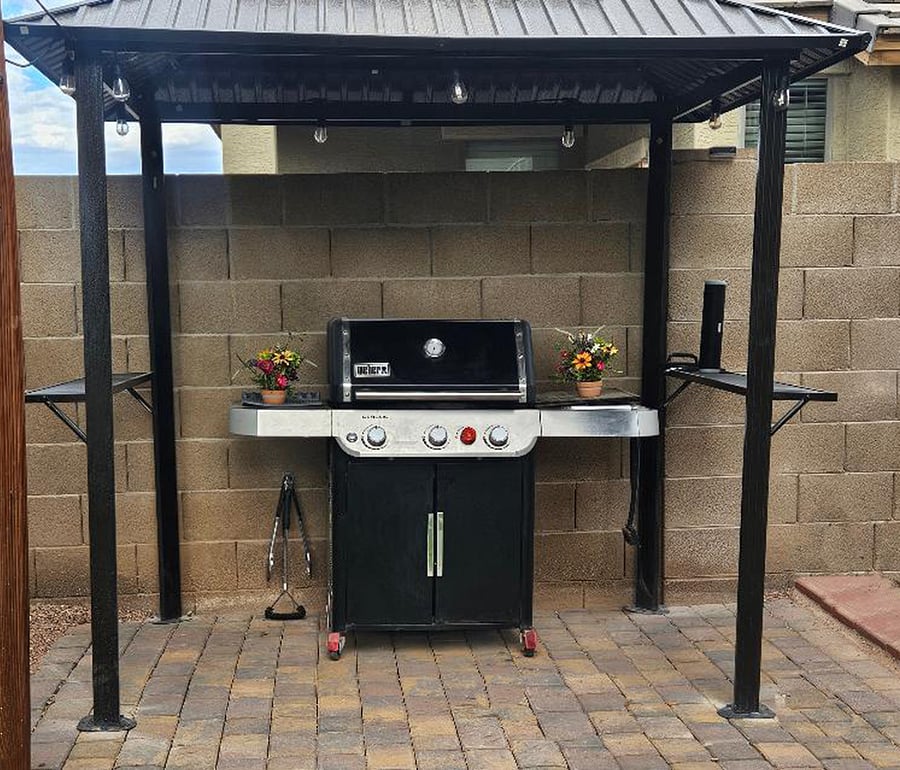 The Chill n Grill patio no grill'n 'misSTAKES' just good food and friendship time!