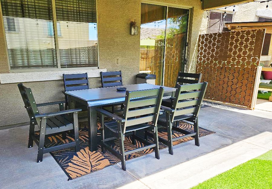 Chill n Grill patio
