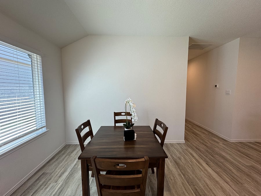 Furnished Finder property 832952_1 photo 3