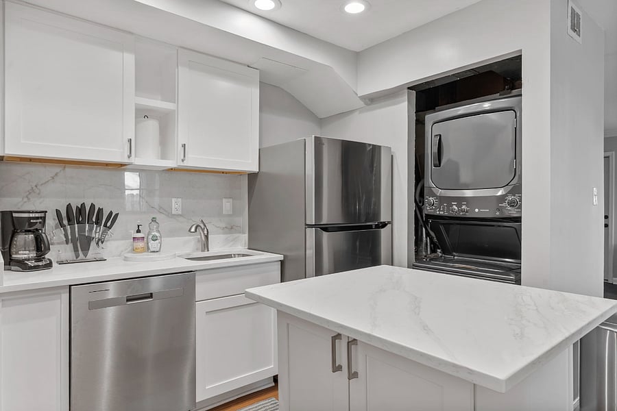 Furnished Finder property 832984_1 photo 21