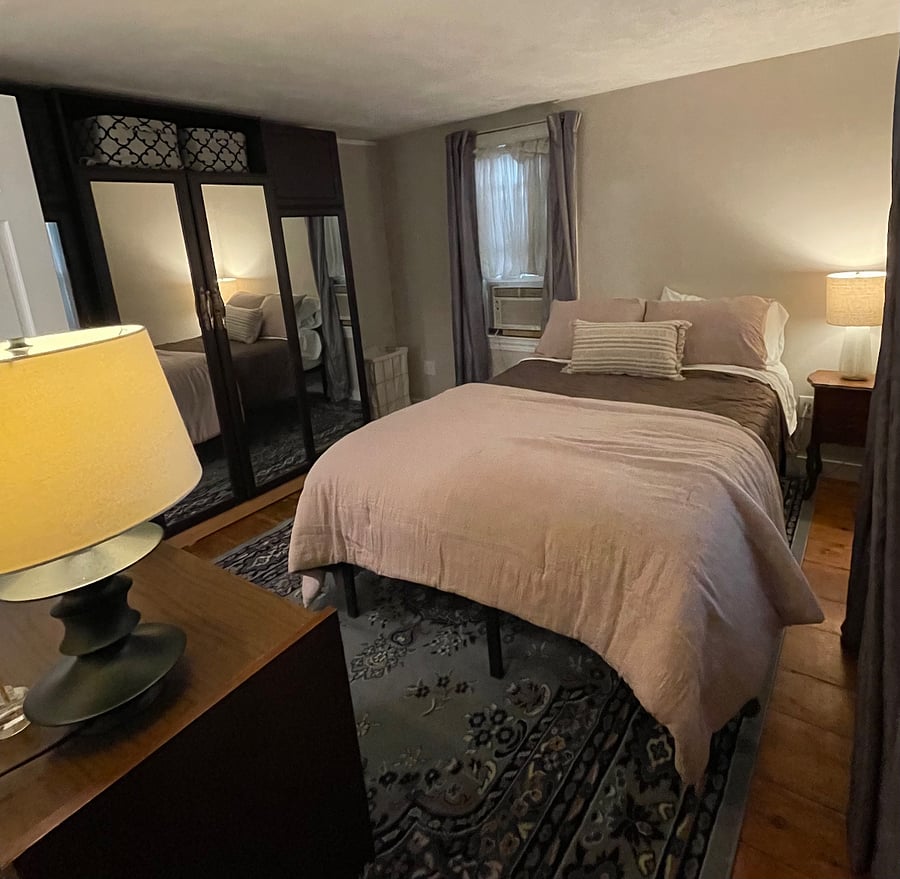 Full Bedroom
