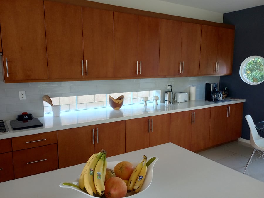 LARGE KITCHEN