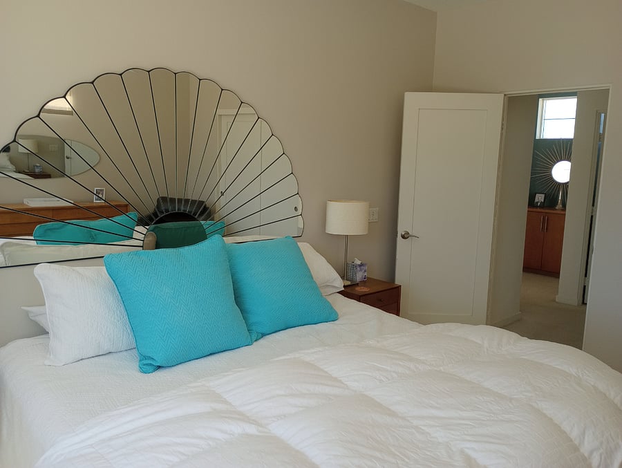 UPPER BEDROOM