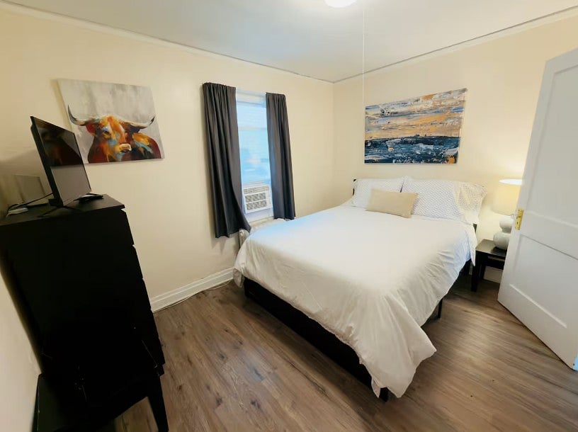 One Queen Bed
