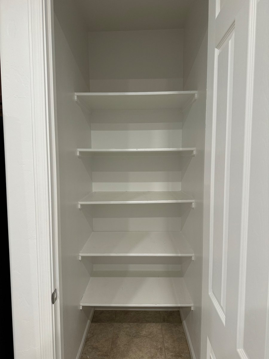 Casita pantry