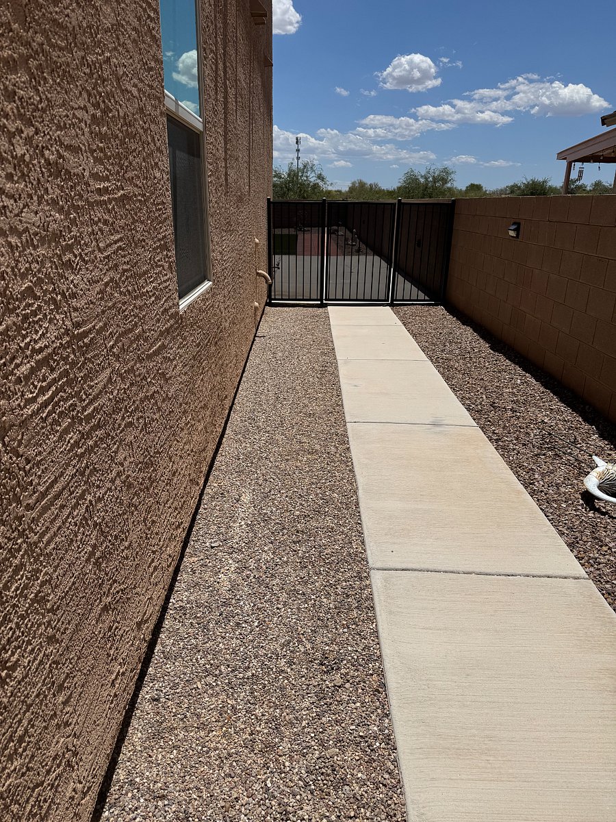 Casita private fenced in side yard
