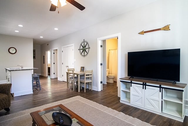 Furnished Finder property 833371_2 photo 7