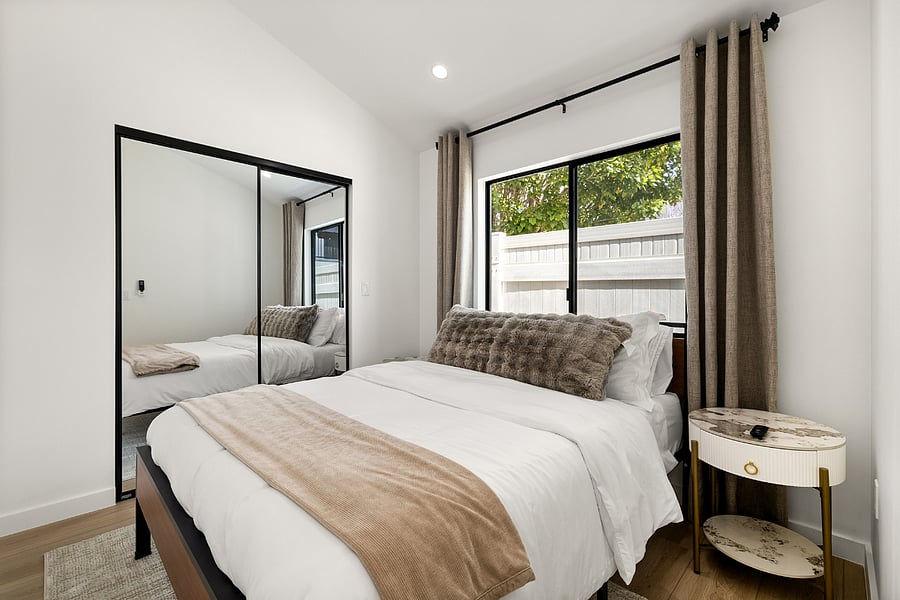 2nd bedroom