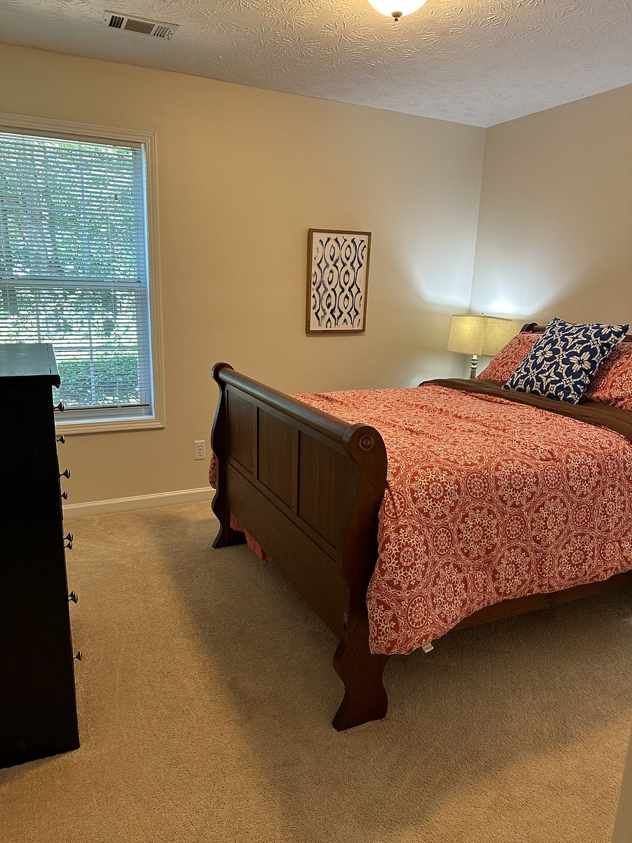 Bedroom #2 with full-size bed