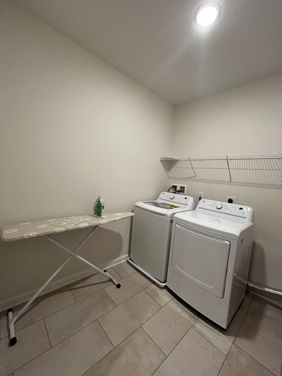 Furnished Finder property 833605_1 photo 16