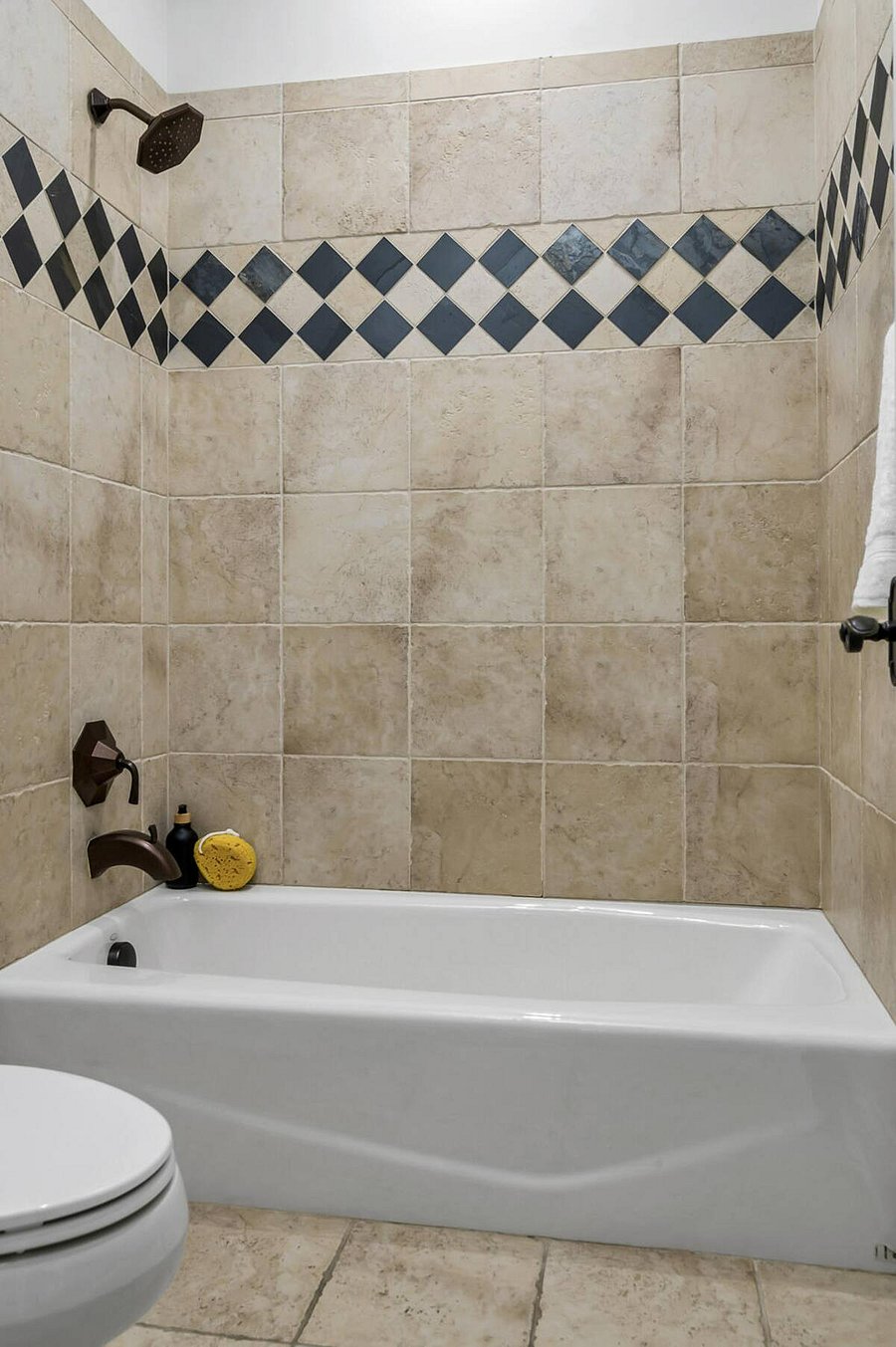 Furnished Finder property 833614_1 photo 31