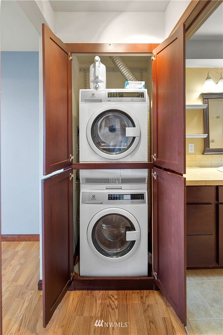 Washer & Dryer in-unit, only 2 years old