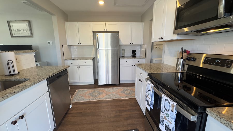 Furnished Finder property 833697_1 photo 3