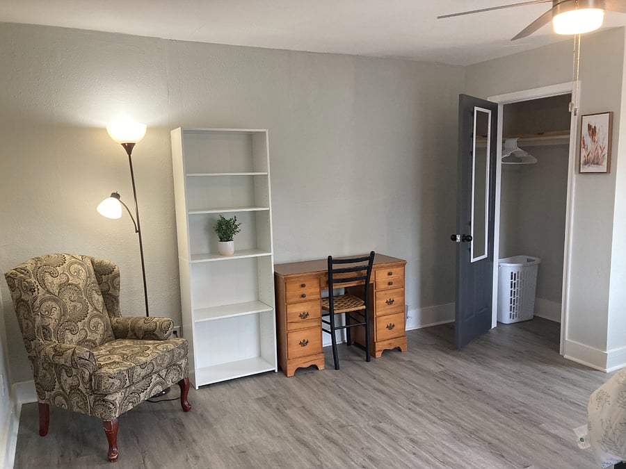 Furnished Finder property 833721_2 photo 13