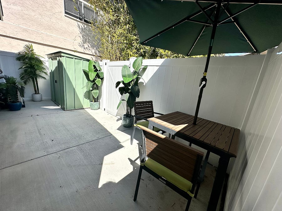 Private outdoor area and storage shed (Balboa unit exclusive use)