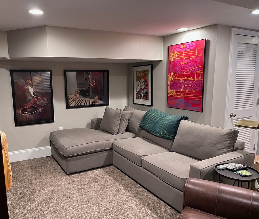 Basement chill area with Big TV.