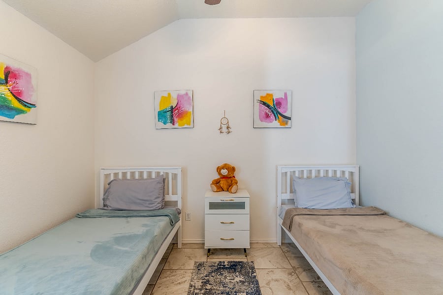 4 of 4 Bedrooms:  2x twin beds.