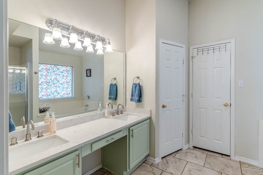 Master Bathroom:  Dual sinks, Large walk-in closet, Garden tub, and Walk-in Shower.