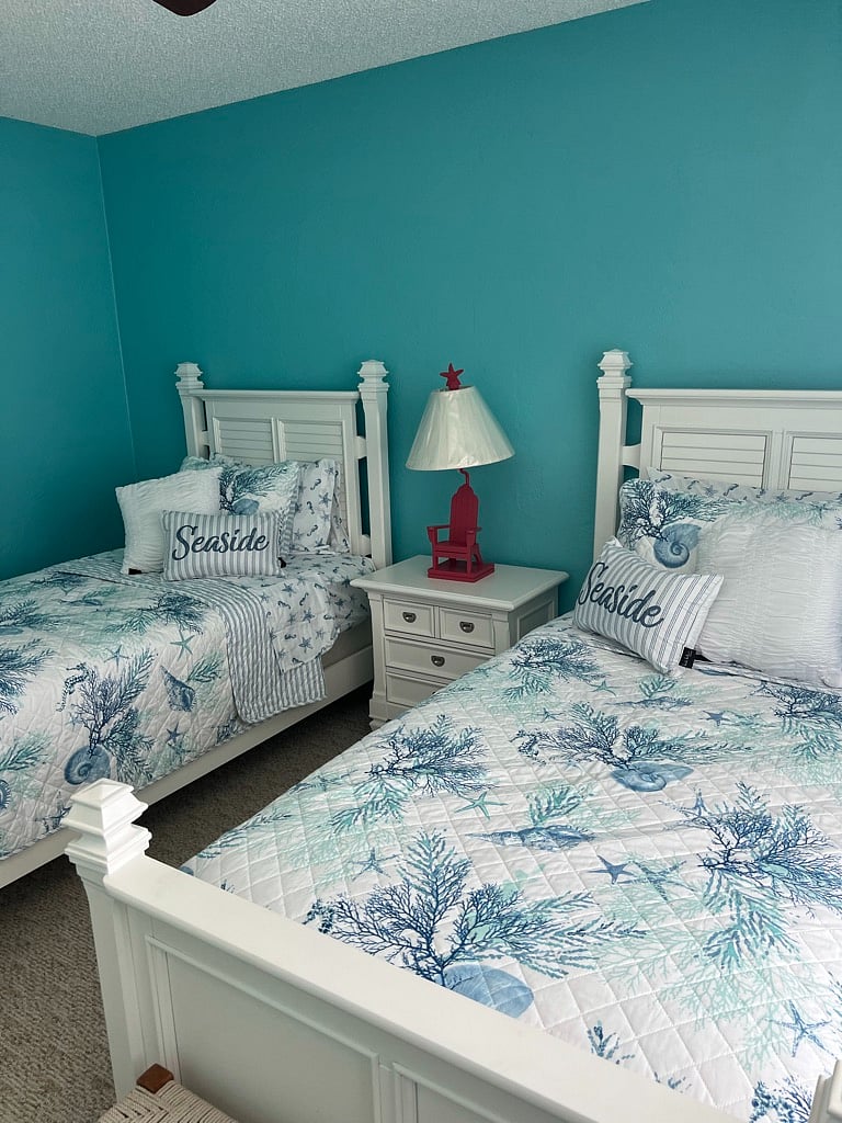 2nd bedroom, 2 twins