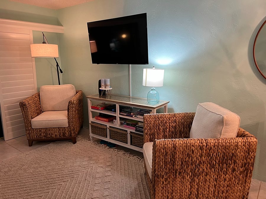 Boutique Chairs