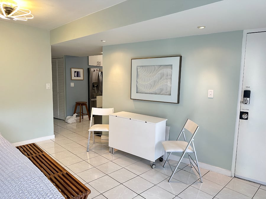 Entrance with Foldable Table