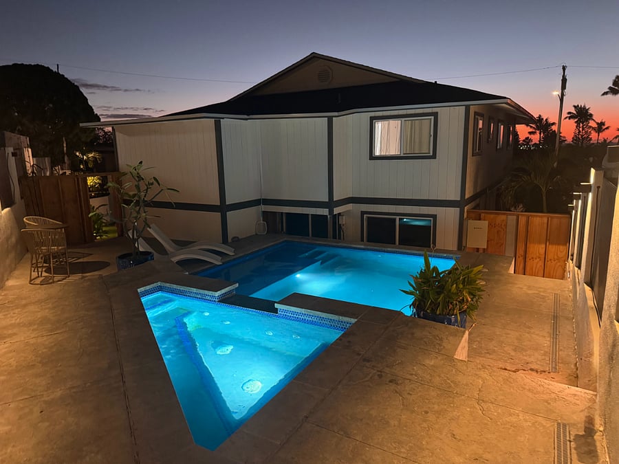 Pool & Jacuzzi