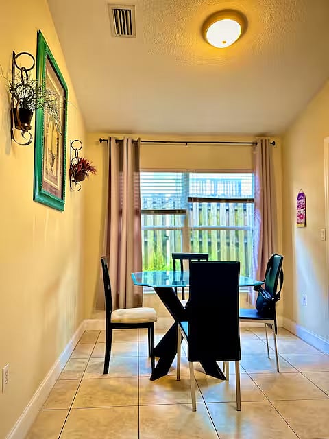 Furnished Finder property 834082_1 photo 3