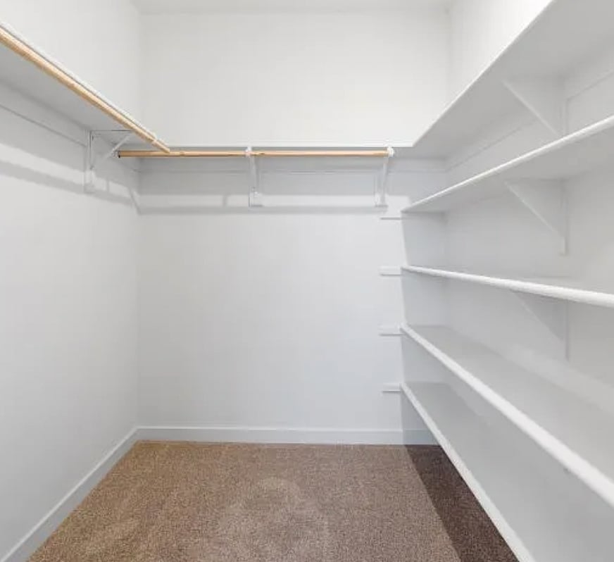 Walking closet