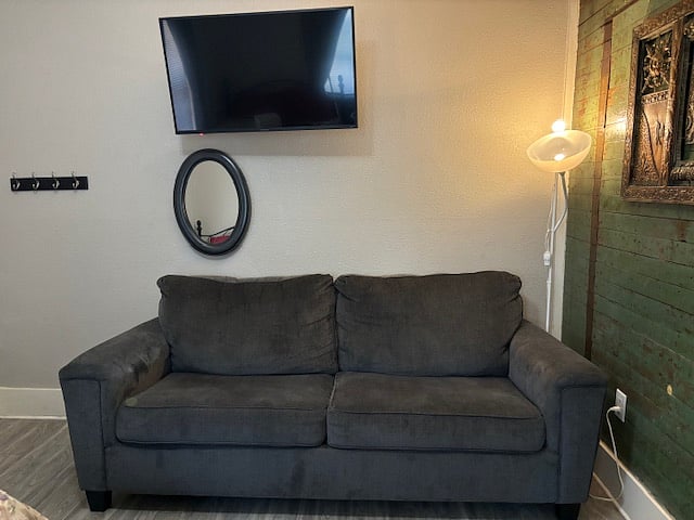 Furnished Finder property 834212_2 photo 5