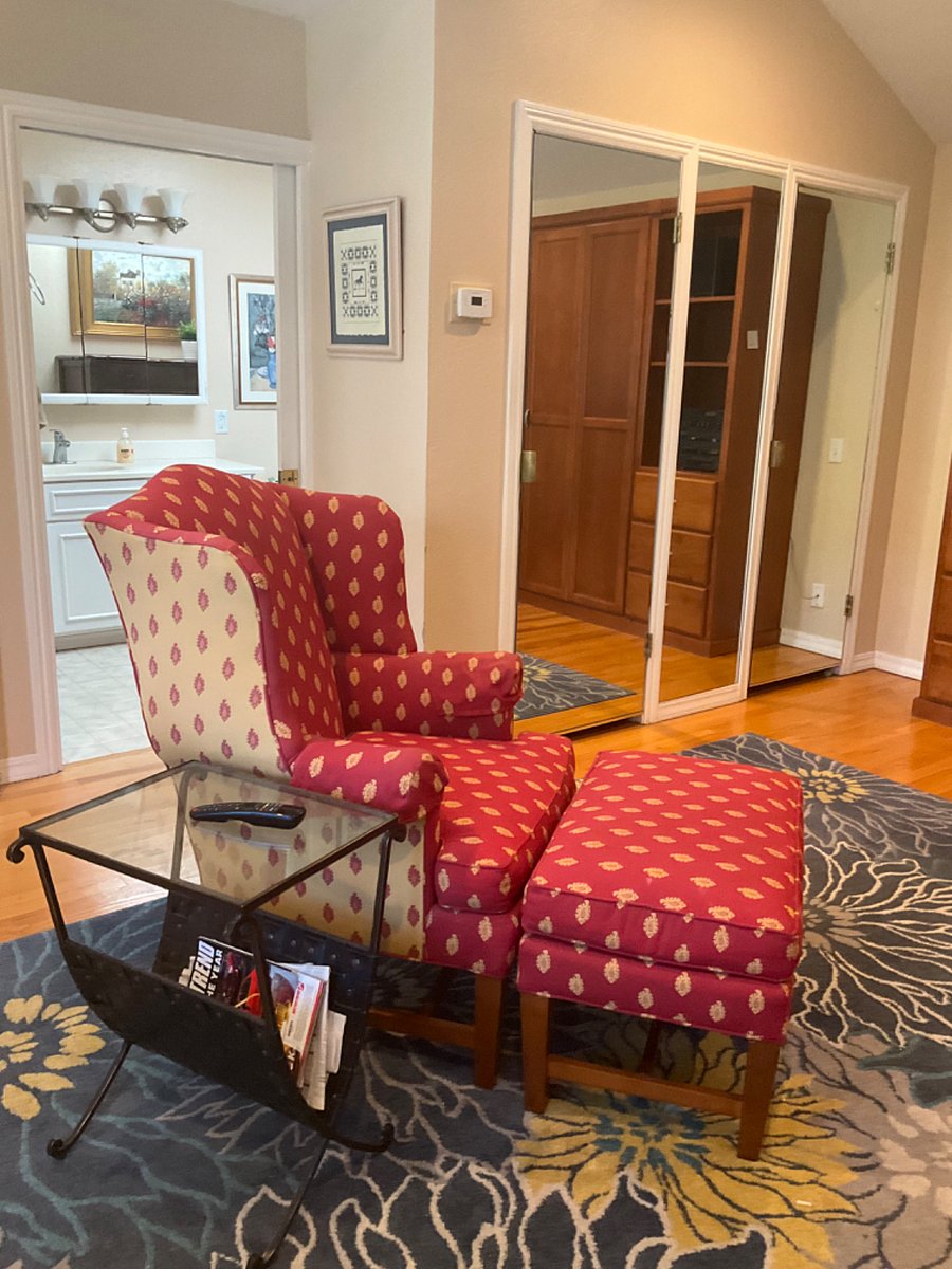 Note large closet with mirrored doors
