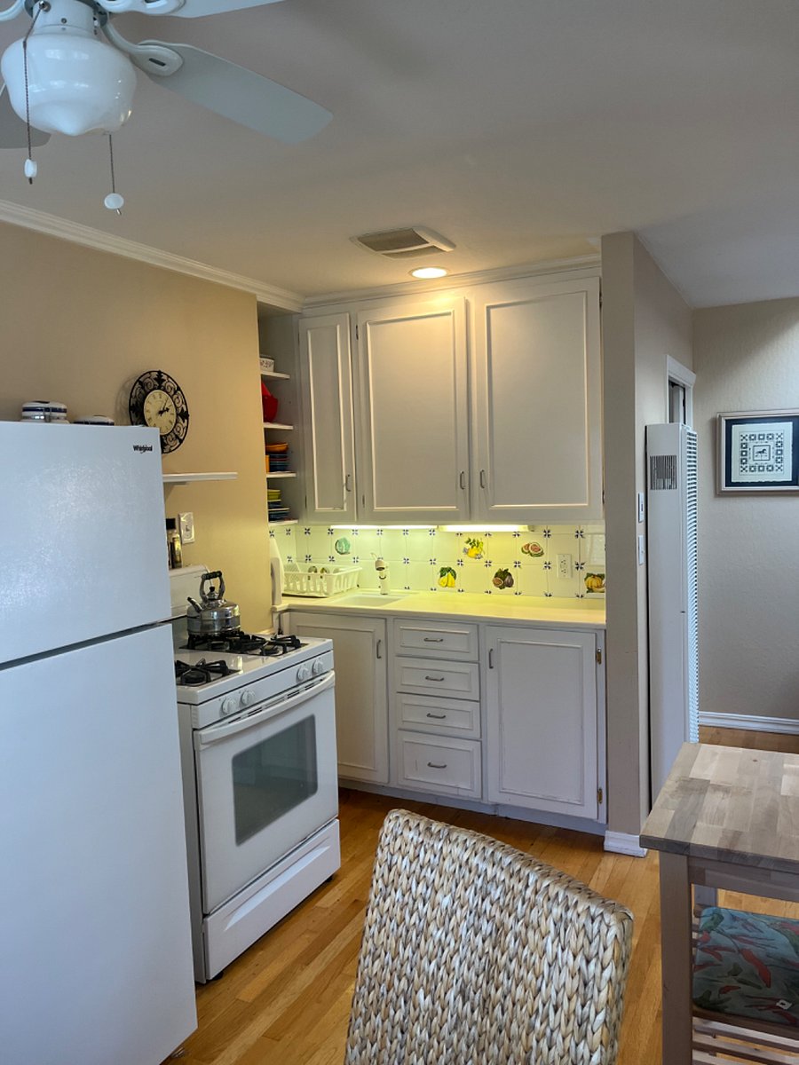Full kitchen