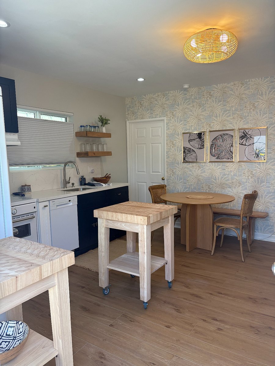 lovely, functional, full kitchen