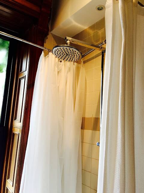 Bathroom 1. Level 1