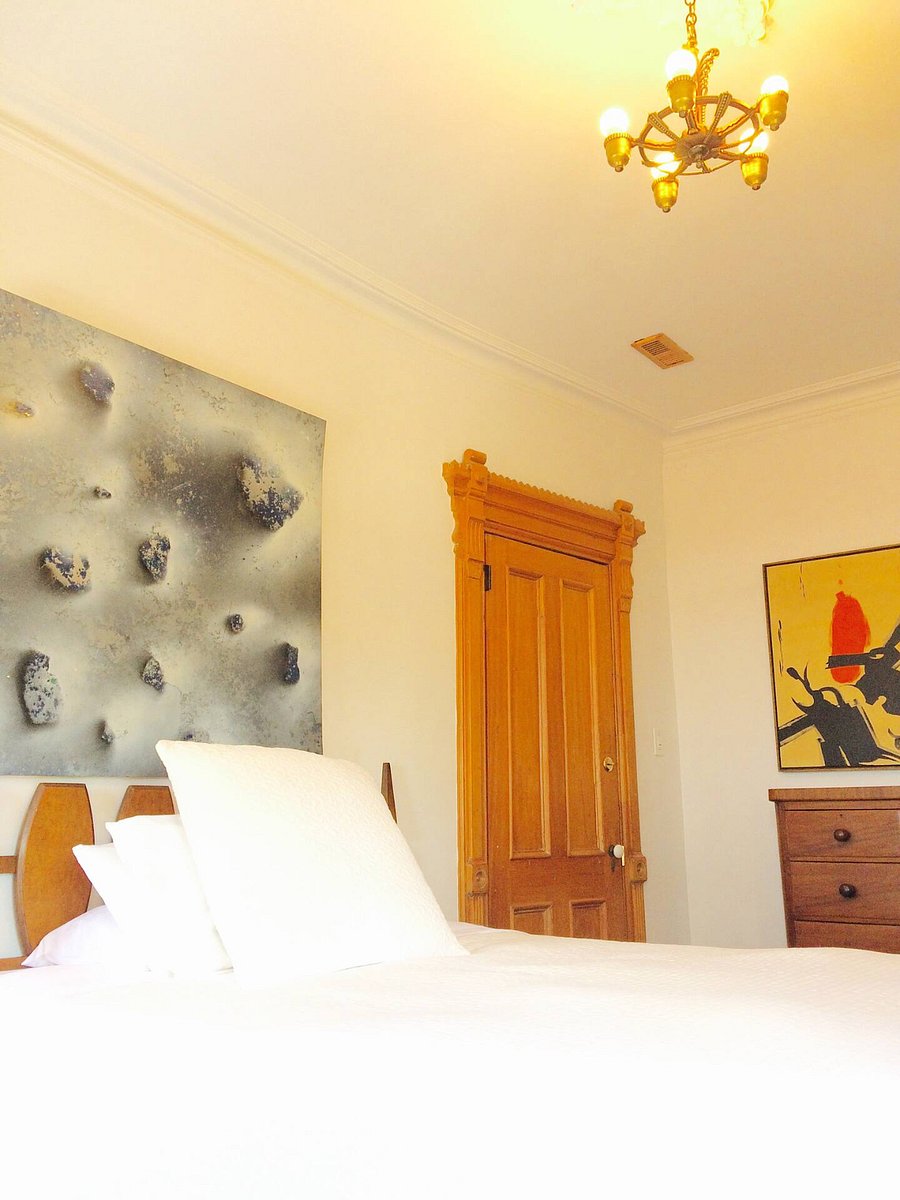 Bedroom 4 Top level with en-suite Bathroom