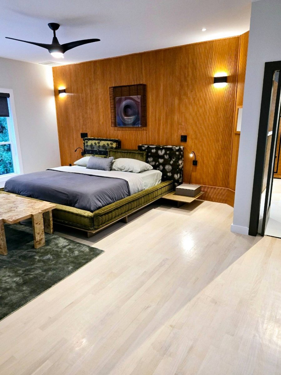 Master Bedroom level 1