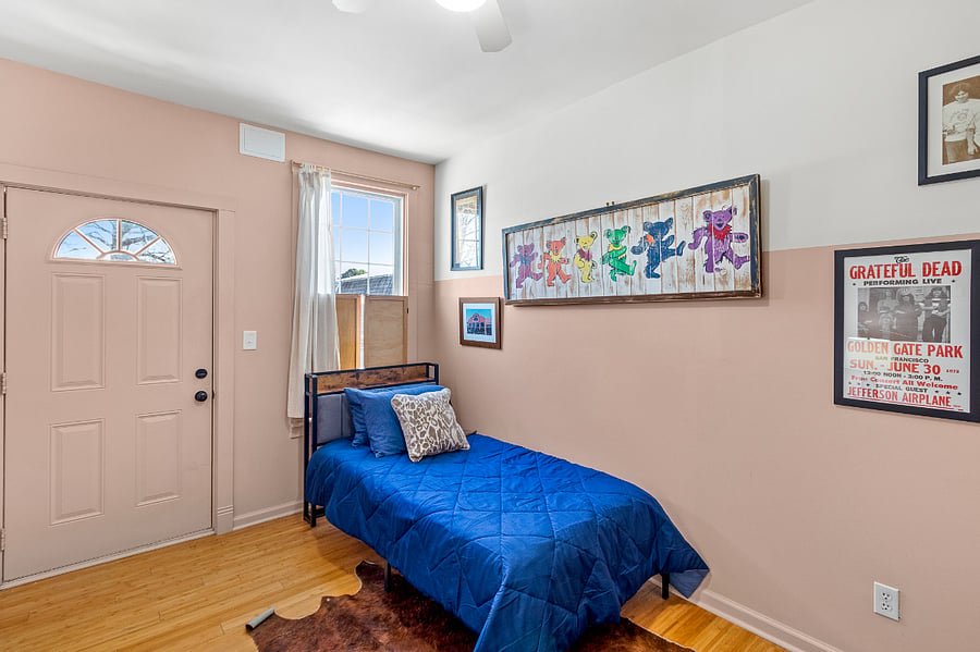 Second bedroom, sleeps one