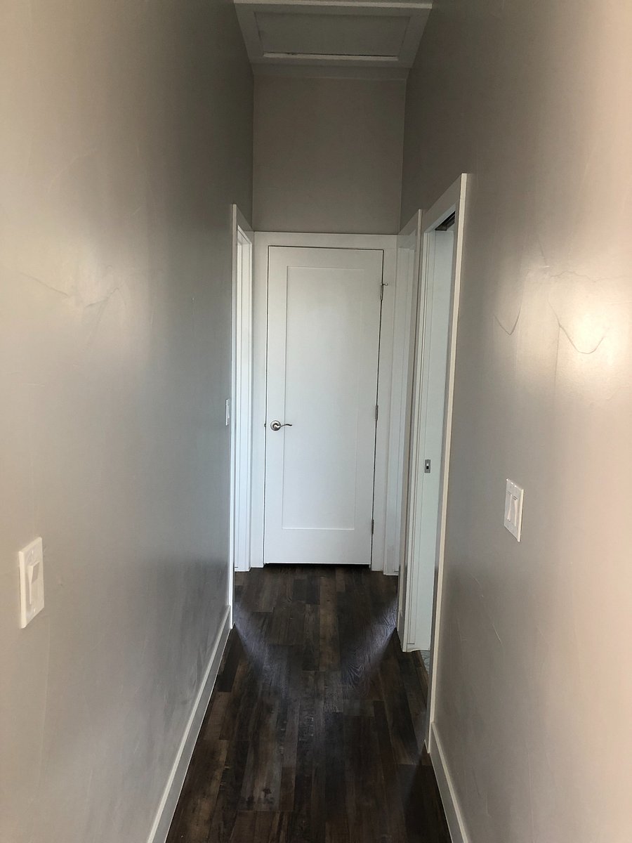 Hallway from living room / kitchen to bedrooms