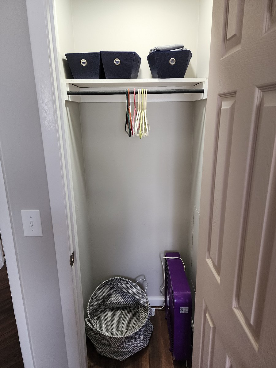 4th bedroom - Portable fan in addition to ceiling fan