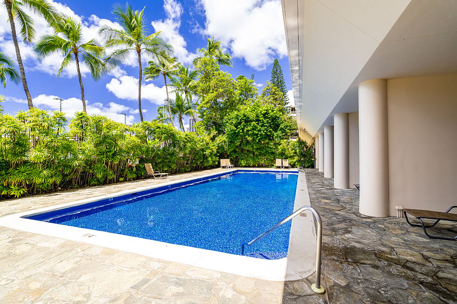 Heated Saltwater Pool