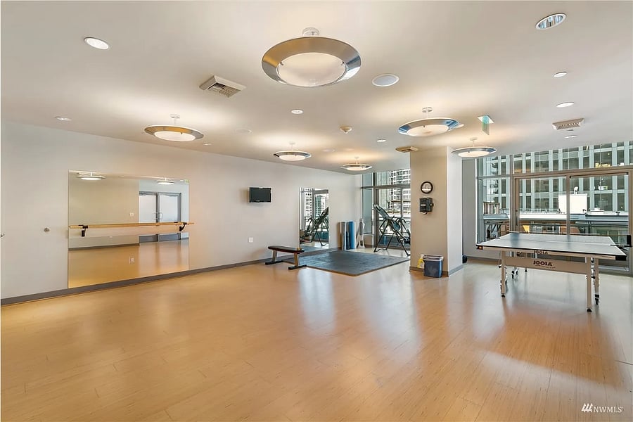 Stretching Room