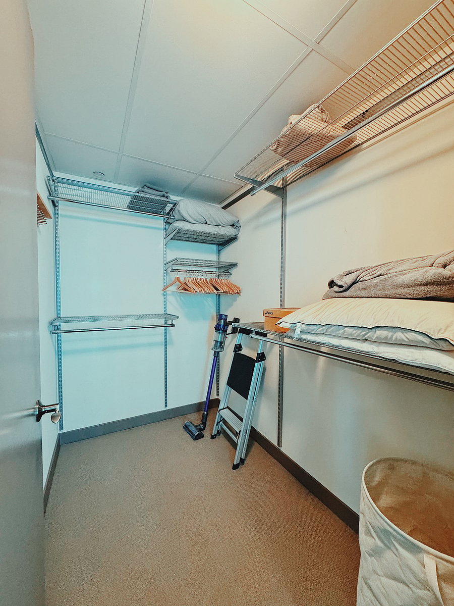 Walk in Closet