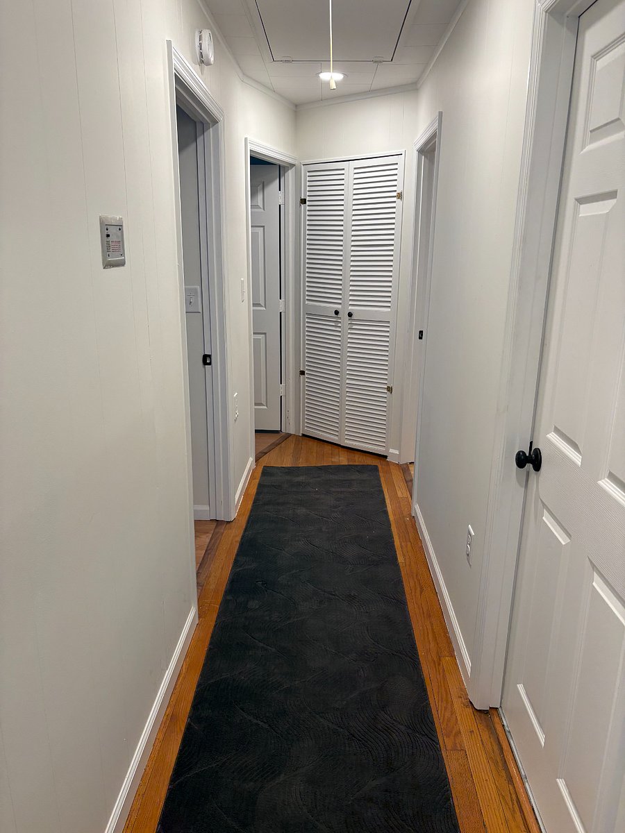 Private hallway for 2 upstairs tenants