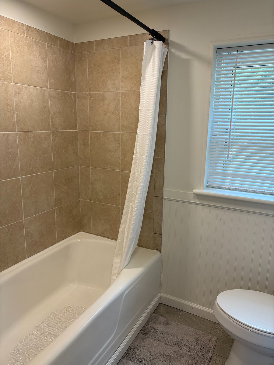 Private Basement Suite $1200