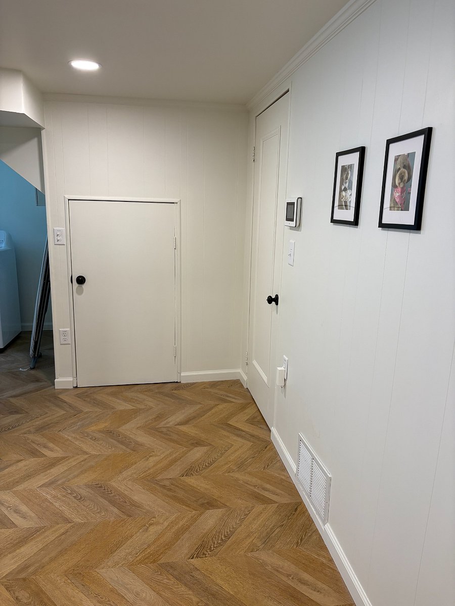 Private Basement Suite with private dryer $1200