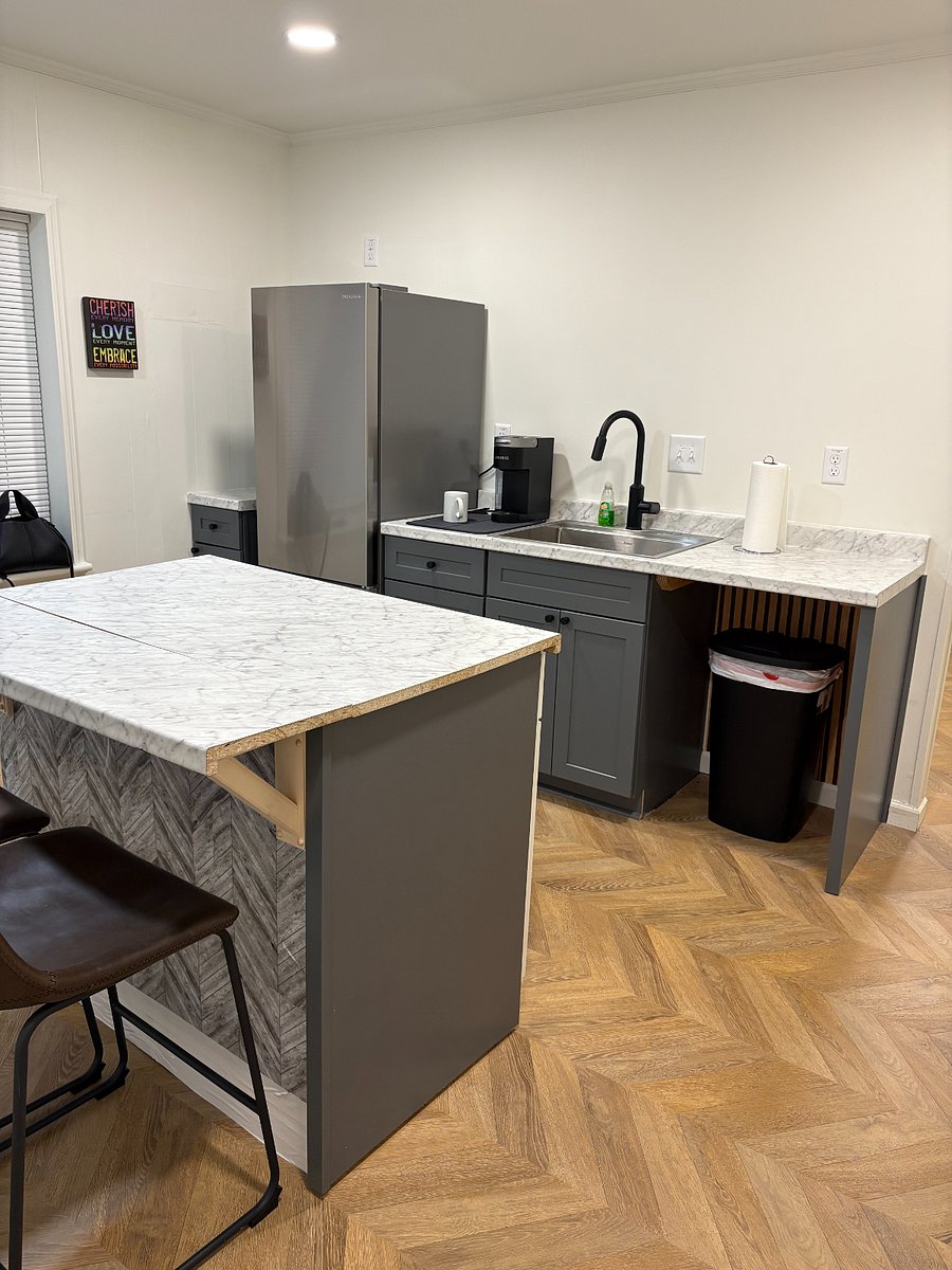 Private Basement Suite $1200
